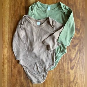 Colored organics onesies, 12-18 months